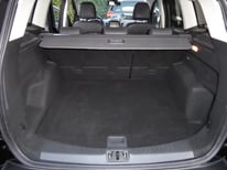 FORD KUGA SCHWARZ 6857