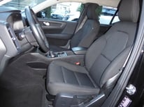 VOLVO XC40 SCHWARZ GC069YS