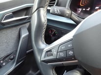 SEAT ARONA DSG SCHWARZ GT589FZ