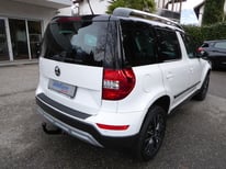 SKODA YETI WEISS 0883