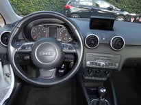 AUDI A1 WEISS 8708