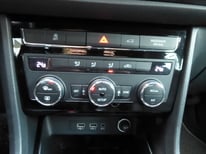 SEAT ATECA GRAU FG618NY