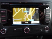 VW TOURAN VIOLETT GE031BE