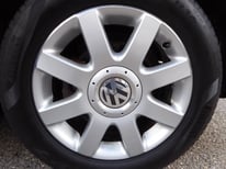 VW TOURAN VIOLETT GE031BE