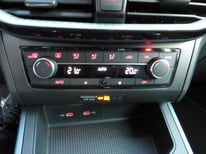 SEAT ARONA DSG SCHWARZ GV151KP