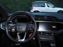 AUDI Q3 WEISS GX053JG