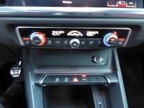 AUDI Q3 WEISS GX053JG