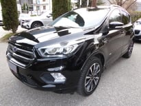 FORD KUGA SCHWARZ 5611