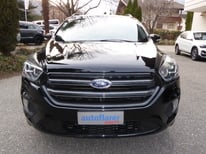 FORD KUGA SCHWARZ 5611