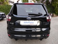 FORD KUGA SCHWARZ 5611