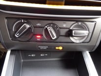 SEAT ARONA GRAU SCHALTER GS101LV