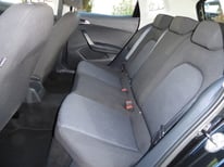 SEAT ARONA SCHWARZ GS870JX