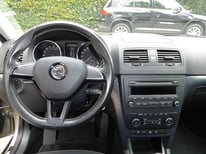 SKODA YETI GRAU 3746