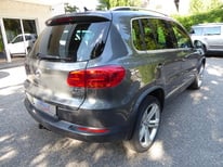 VW TIGUAN GRAU 8201