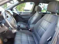 VW TIGUAN GRAU 8201