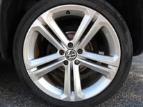 VW TIGUAN GRAU 8201