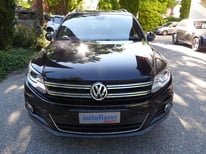 VW TIGUAN SCHWARZ 8201