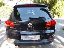 VW TIGUAN SCHWARZ 8201