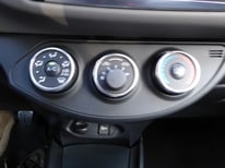 TOYOTA YARIS 4911