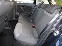 VW POLO SCHWARZ 6221