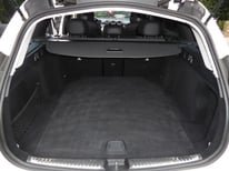 MERCEDES C220D WEISS 4X4 GN757HH