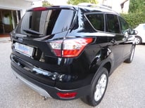 FORD KUGA SCHWARZ 9338