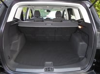FORD KUGA SCHWARZ 9338