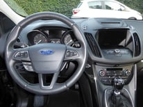 FORD KUGA SCHWARZ 9338