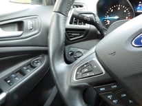 FORD KUGA SCHWARZ 9338