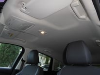 FORD KUGA SCHWARZ 9338